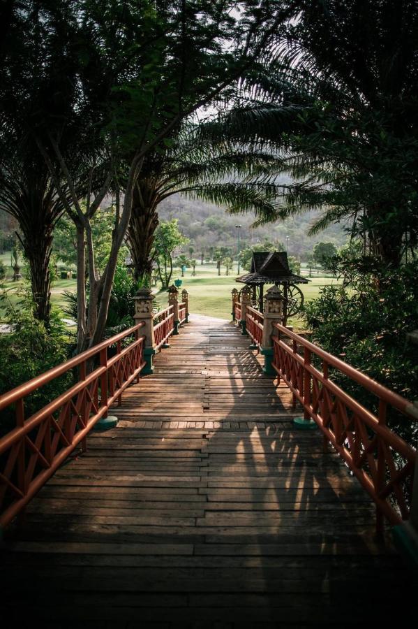 PhuBachiang Golf&Resort Pakse Bagian luar foto