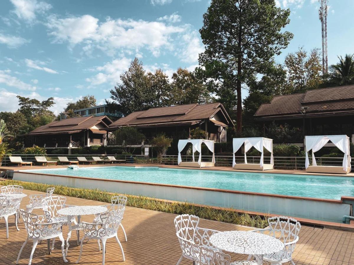 PhuBachiang Golf&Resort Pakse Bagian luar foto