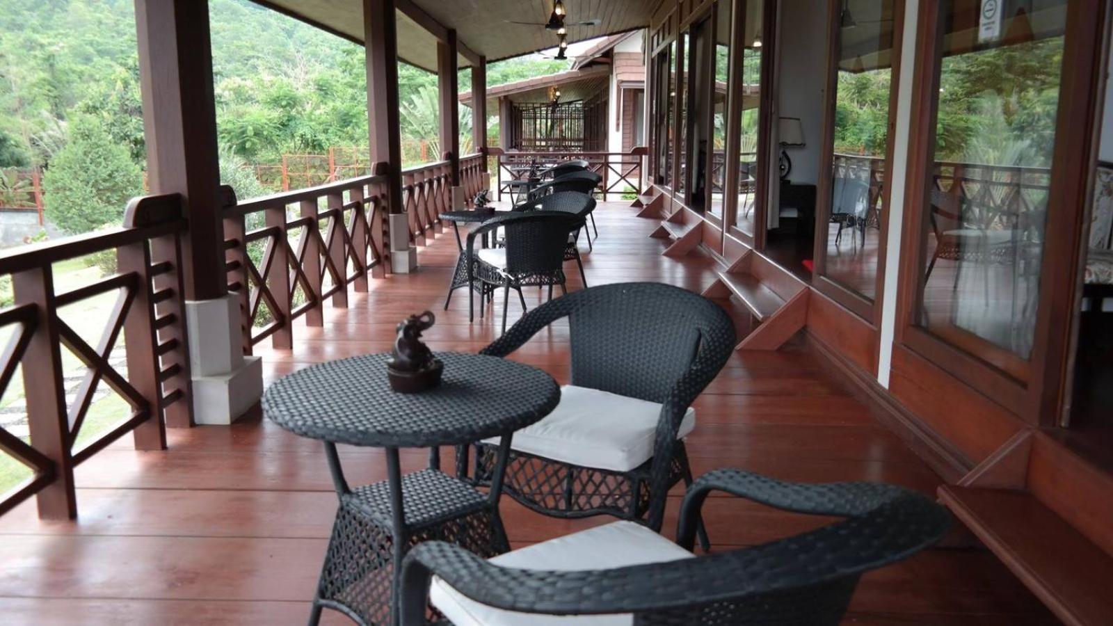 PhuBachiang Golf&Resort Pakse Bagian luar foto
