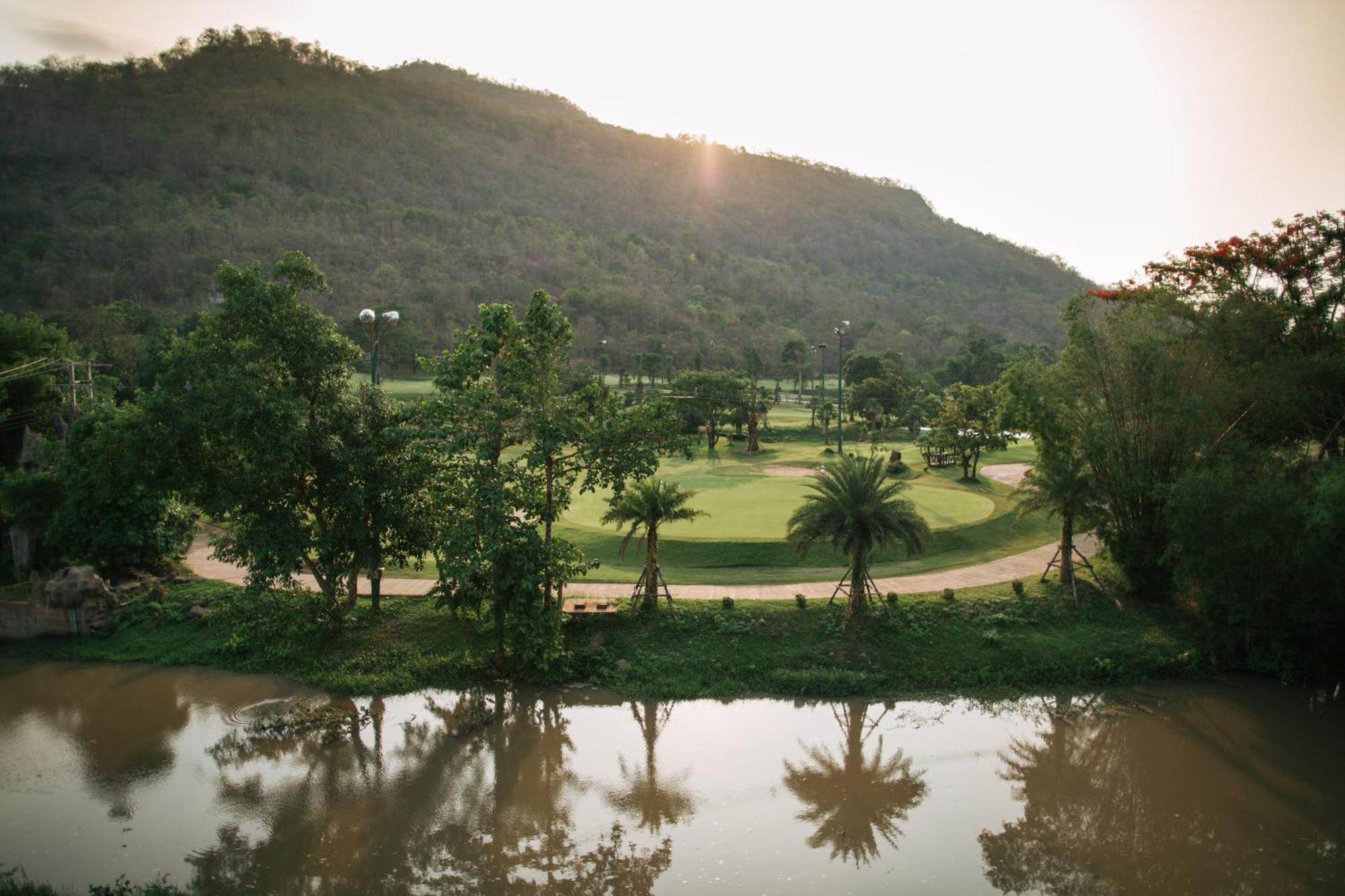 PhuBachiang Golf&Resort Pakse Bagian luar foto