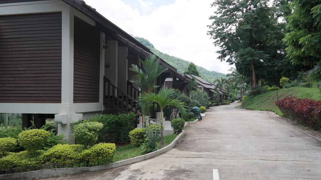 PhuBachiang Golf&Resort Pakse Bagian luar foto