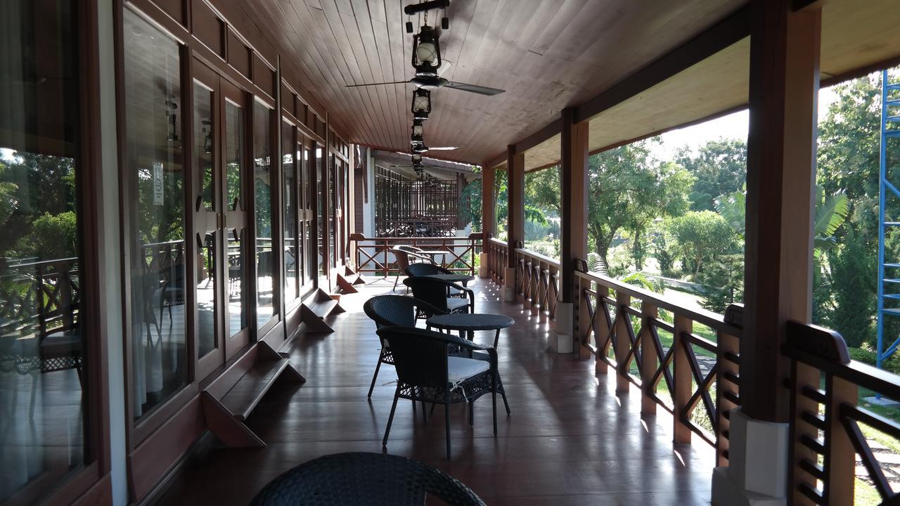 PhuBachiang Golf&Resort Pakse Bagian luar foto