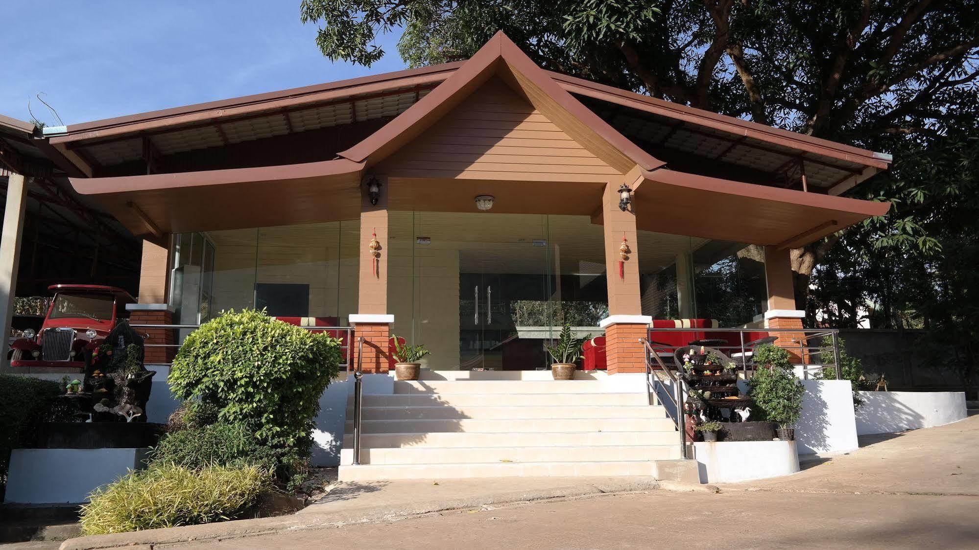PhuBachiang Golf&Resort Pakse Bagian luar foto