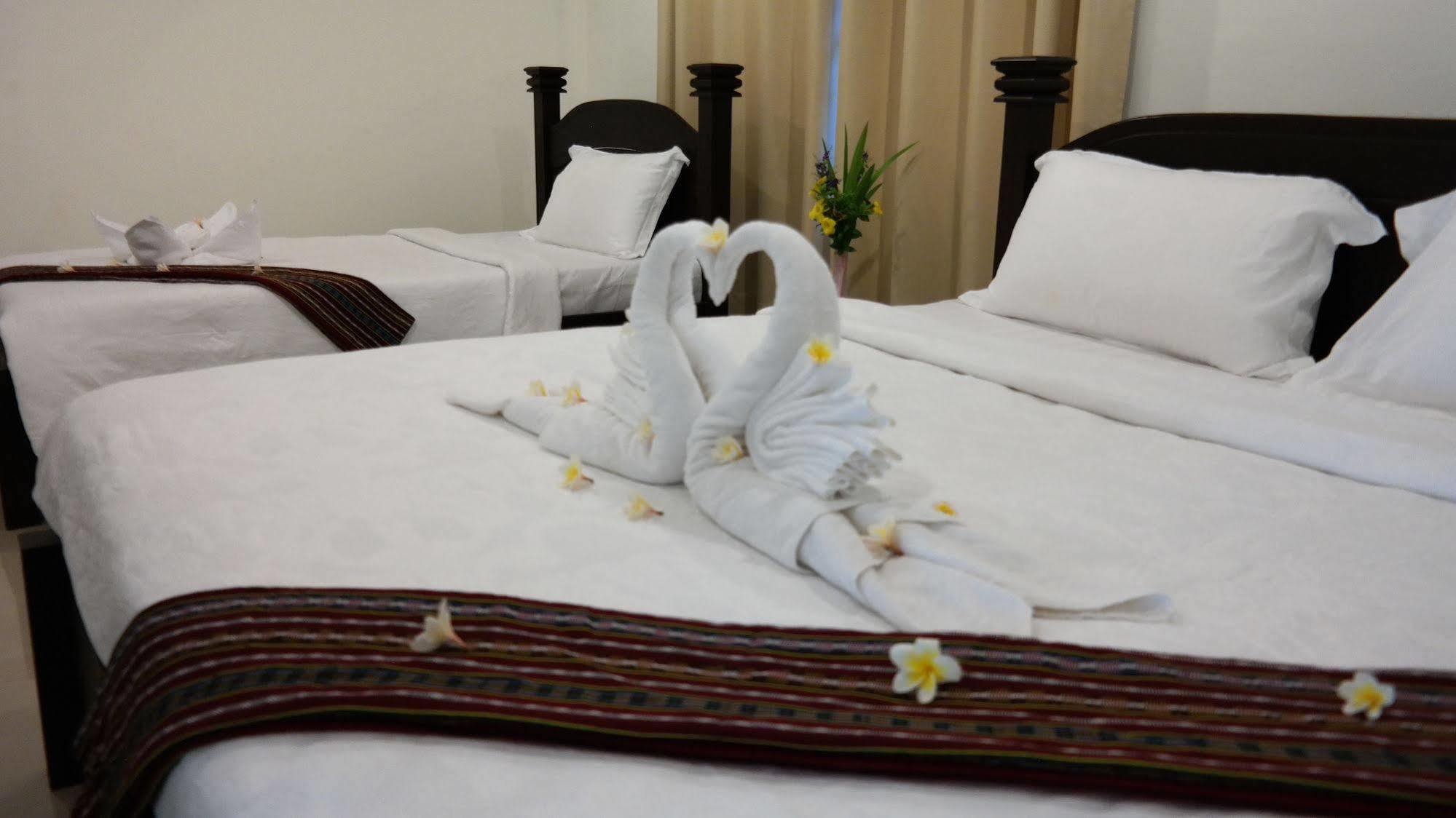 PhuBachiang Golf&Resort Pakse Bagian luar foto