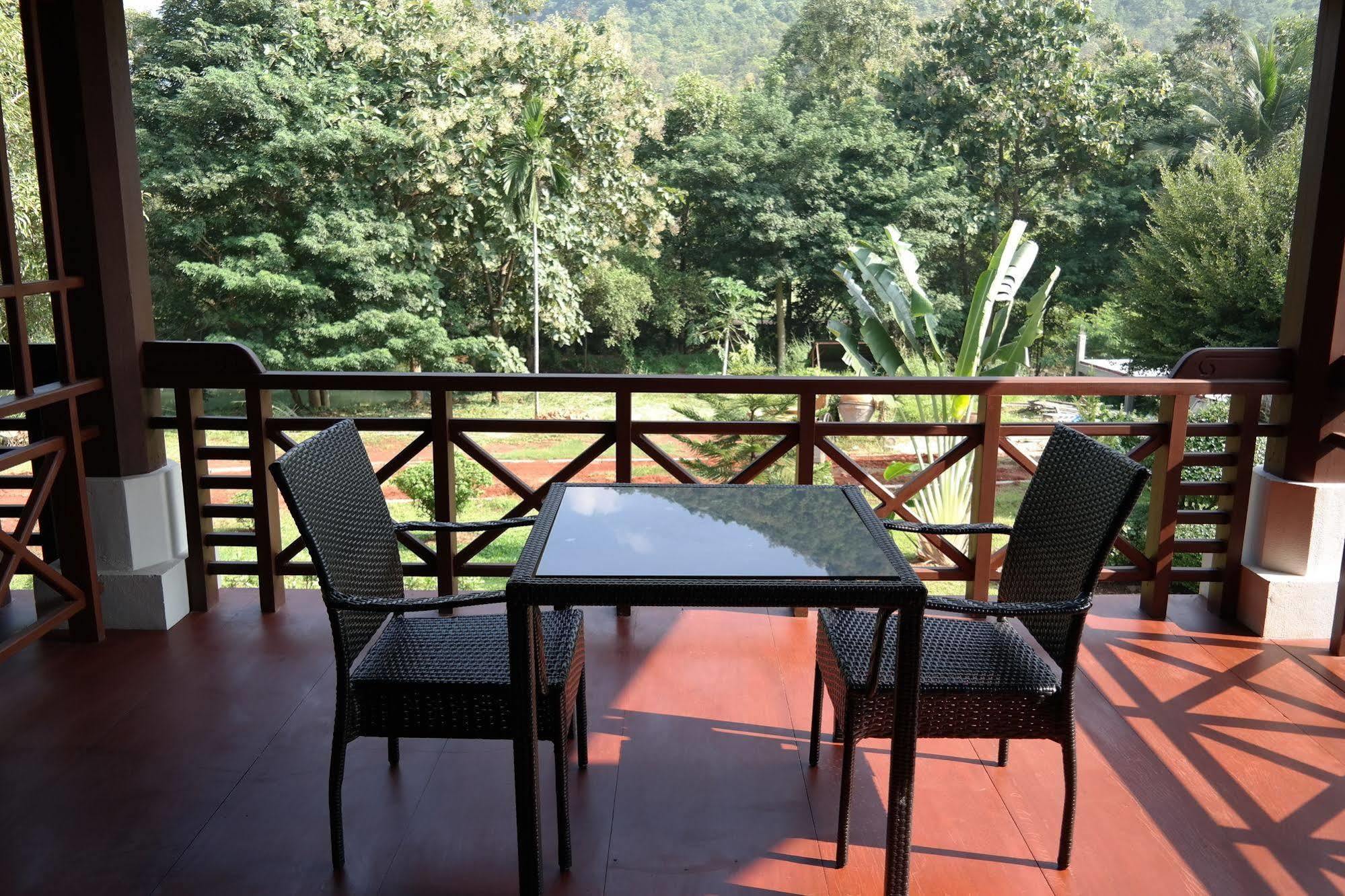 PhuBachiang Golf&Resort Pakse Bagian luar foto