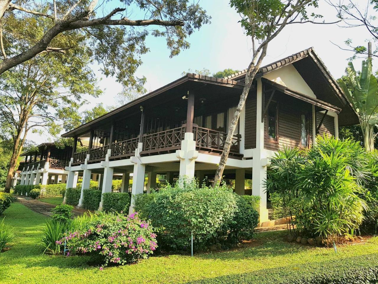 PhuBachiang Golf&Resort Pakse Bagian luar foto